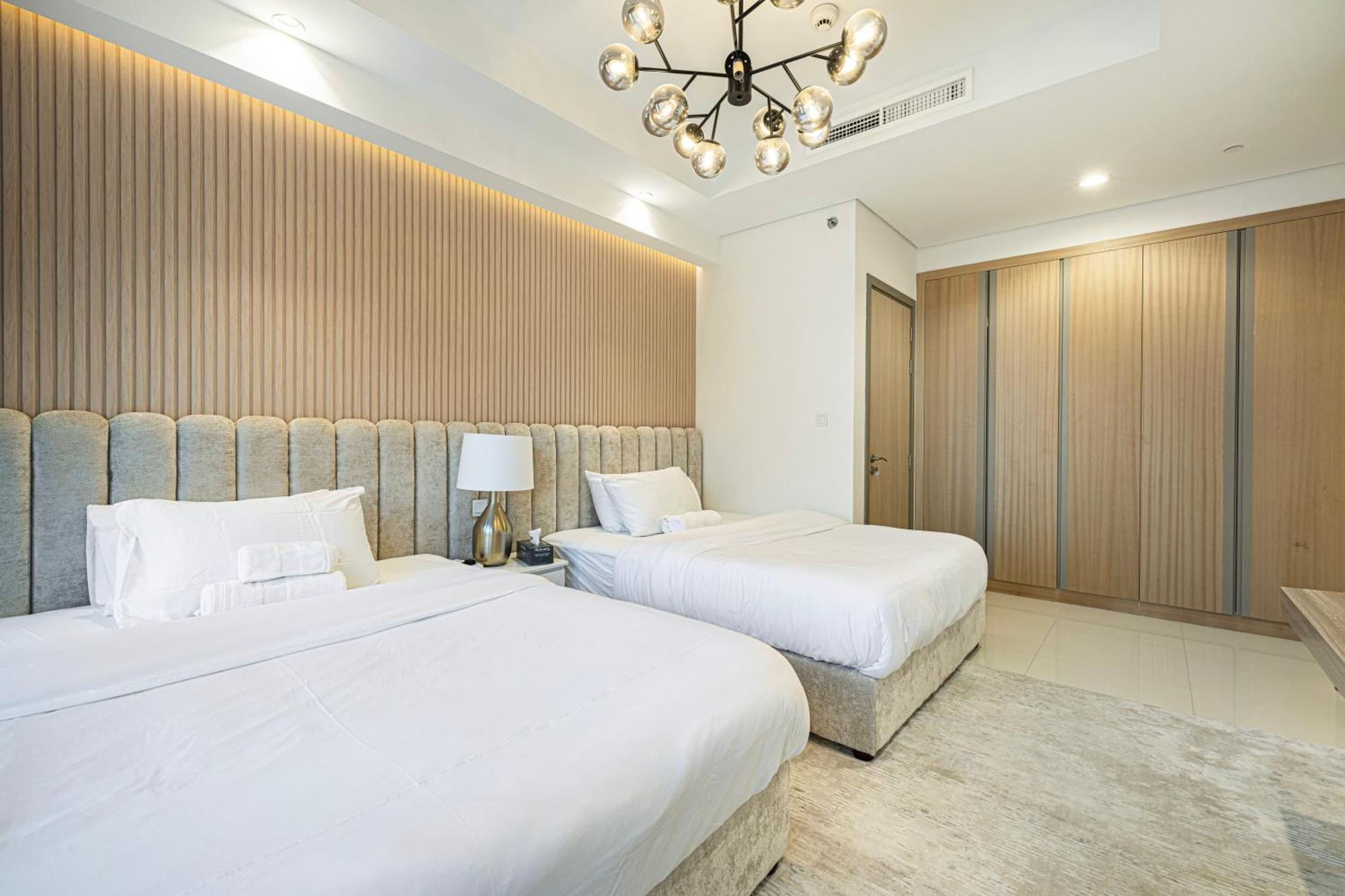 Luxe 2Br With Burj Khalifa View & Infinity Pool Apartment *